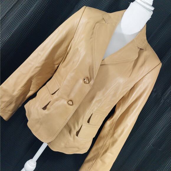 NWOT! PAMELA MCCOY! CAMEL TAN BEIGE GENUINE LEATHER KNOT DETAIL JACKET! SZ M - Picture 1 of 11